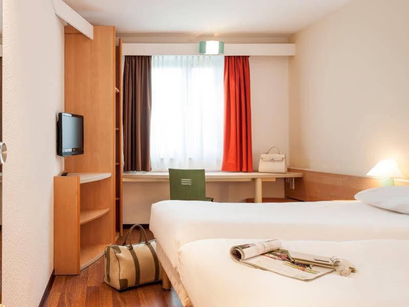 Ibis Stuttgart Centrum Εξωτερικό φωτογραφία